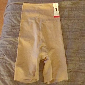 Brand new with tags. High waist shaper size S.